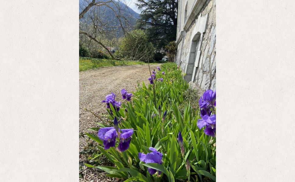 Belle Demeure de l'Epoque Empire au Coeur de la Vallée avec Superbes Vues des Montagnes